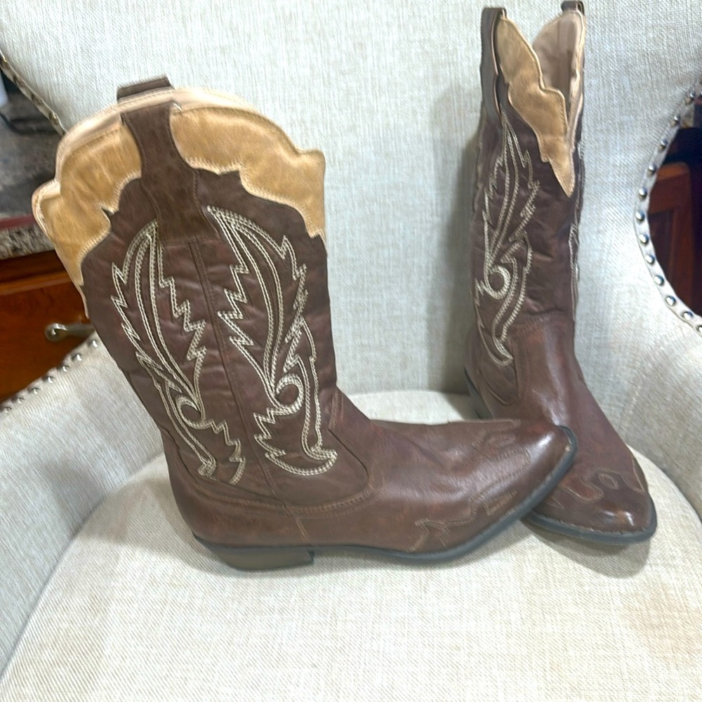 Western boots, brown & tan 81/2 new with tag